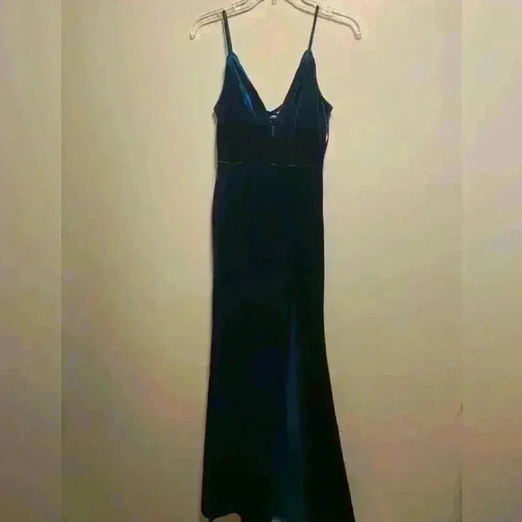 Velvet Dress - Picture 1 of 5